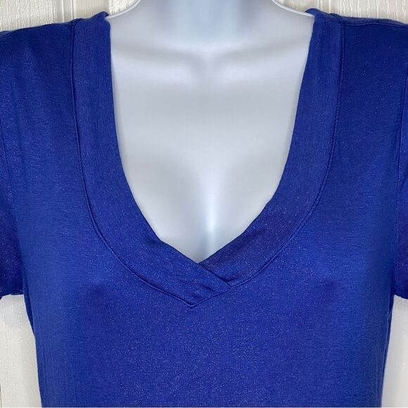 Jennifer Lopez Shimmery Short Sleeve Plunge V-neck Blouse Blue Size Medium - Picture 4 of 12